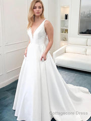 A-Line/Princess V-neck Court Train Satin Wedding Dresses With Bow