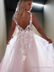 A-Line/Princess V-neck Sweep Train Lace Wedding Dresses With Appliques Lace