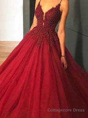 Ball Gown Spaghetti Straps Sweep Train Tulle Prom Dresses With Appliques Lace