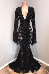 Chic Black Lace V-neck Long Sleevess Mermaid Prom Dresses Sheer Floor Length Evening Gowns