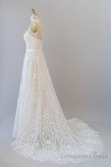 Chic Long A-line Sweetheart Spaghetti Strap Appliques Tulle Wedding Dress