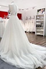 Elegant Long A-line V Neck Tulle Lace Open Back Wedding Dress