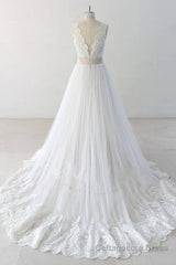 Elegant V-neck Lace Tulle A-line Wedding Dress