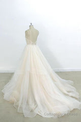 Eye-catching Appliques Tulle A-line Wedding Dress