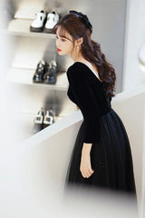 Black V-neck long sleeve prom dress evening dress