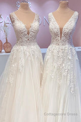 Glamorous Long A-Line Open Back Tulle Appliques Lace Wedding Dress