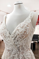 Graceful Long A-line Tulle V-neck Lace Backless Wedding Dresses