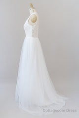 Long A-line Open Back V-neck Lace Tulle Wedding Dress