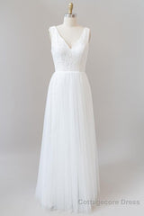 Long A-line Open Back V-neck Lace Tulle Wedding Dress