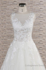 Long A-line Sweetheart Applqiues Lace Tulle Wedding Dress