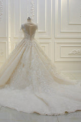 Luxurious Ball Gown Long Sleevess Lace Applqiues Beadings Wedding Dress