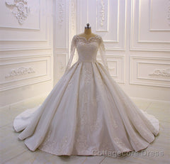 Luxurious White Long Sleevess Appliques Beadings Wedding Dress