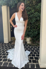 Mermaid Deep V Neck White Long Prom Dress with Beading