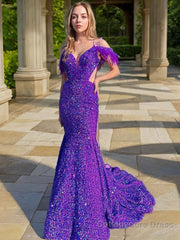 Sheath/Column V-neck Court Train Velvet Sequins Prom Dresses