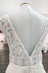 Simple Long A-line V-neck Tulle Appliques Lace Wedding Dress