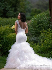 Trumpet/Mermaid V-neck Cathedral Train Tulle Wedding Dresses With Beading