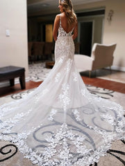 Trumpet/Mermaid V-neck Cathedral Train Tulle Wedding Dress with Appliques Lace