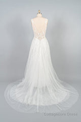 V-neck Appliques Tulle A-line Wedding Dress