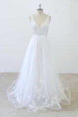 V-neck Ruffle Applqiues Tulle A-line Wedding Dress