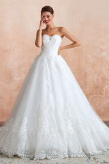 White Ball Gown Tulle Lace Appliques Sweetheart Sequins Wedding Dresses